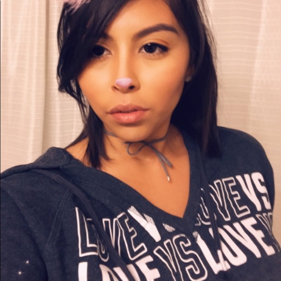 Meet your Posher, Violeta - Picture 1 of 1